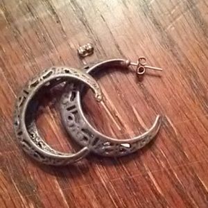 Moon-shaped earrings